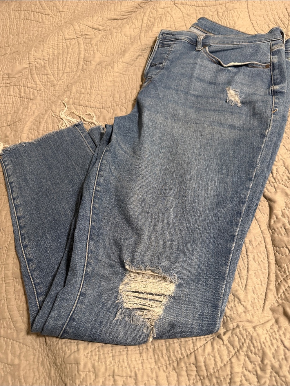 A.n.a high rise skinny distressed jeans size 16